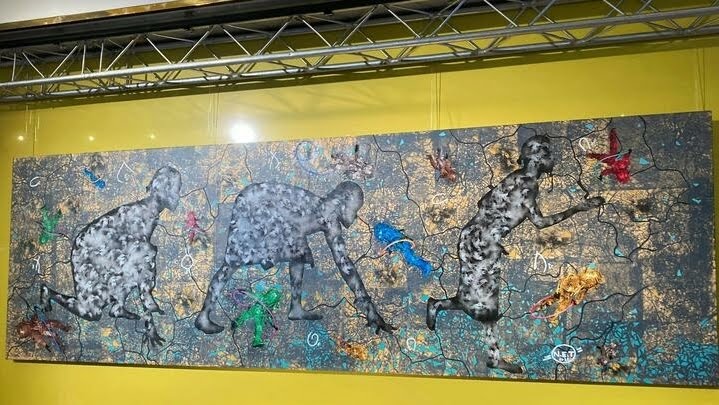 Créée à l’occasion d’une résidence artistique à Ouidah en début d’année, une toile sera la première œuvre africaine envoyée dans l’espace.