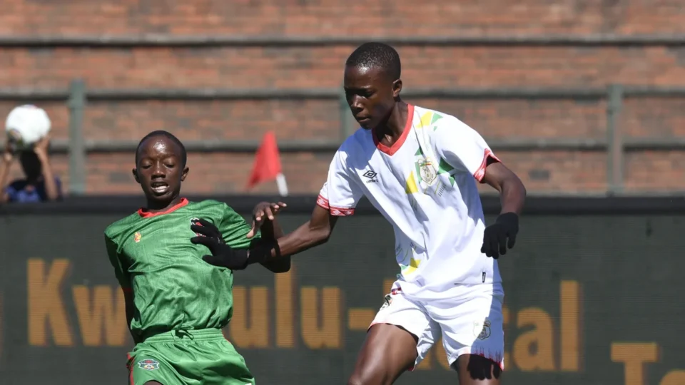 Au Championnat africain de la CAF, Afrique du Sud 2023, le Bénin participe depuis mercredi 05 avril avec les garçons du CEG Sainte Rita et les filles du CEG Cobly. Les deux équipes scolaires du Bénin sont en course pour la couronne continentale.