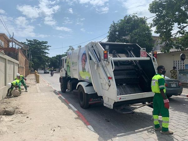 La base logistique de la Société de gestion des déchets et de la salubrité (SGDS) va être améliorée pour une meilleure prestation de service. Le conseil des ministres a ordonné mercredi 26 avril, la signature de contrats avec les prestataires.