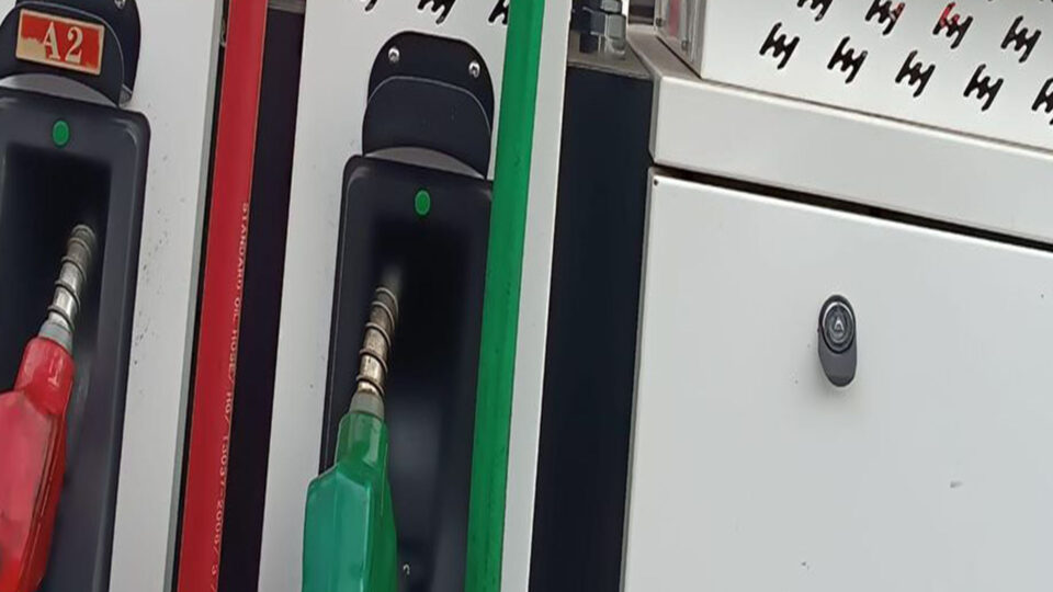 Au Bénin, l’essence vendue à la pompe a connu depuis le 03 août , une hausse de prix dans les stations-service. De 650, le litre est passé à 680 fcfa suite à un ajustement effectué par le gouvernement.