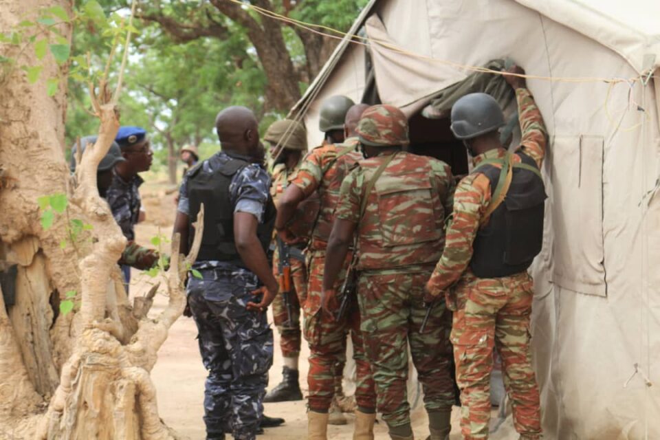 Le Bénin a récemment accueilli du 31 août au 01 septembre un colloque sous-régional sur les questions de sécurité et de terrorisme organisé à Cotonou par l'Amicale Béninoise du Centre d'Études Stratégiques de l'Afrique (ABECESA). Durant les deux jours des travaux, les experts ont réfléchi sur le thème "Fondements et implications de l'extrémisme violent et du terrorisme en Afrique de l'Ouest: cas du Bénin”.
