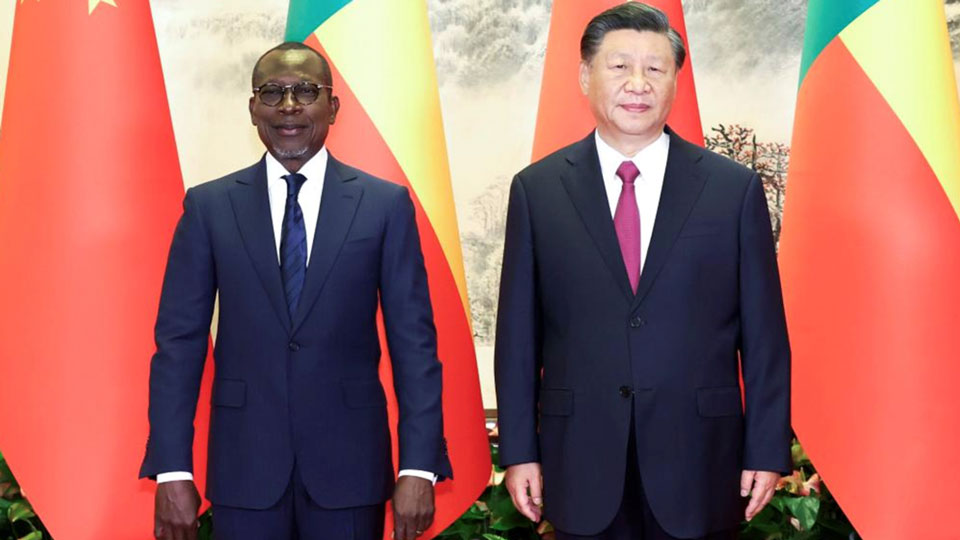 En décembre 2022, la Chine célébrait ses 50 ans de coopération avec le Bénin . Les deux nations renforcent en 2023, leurs relations bilatérales avec comme point d’entente : “partenariat gagnant-gagnant”. Regard sur une amitié avec un pays, modèle pour le Bénin depuis plus de 50 ans.