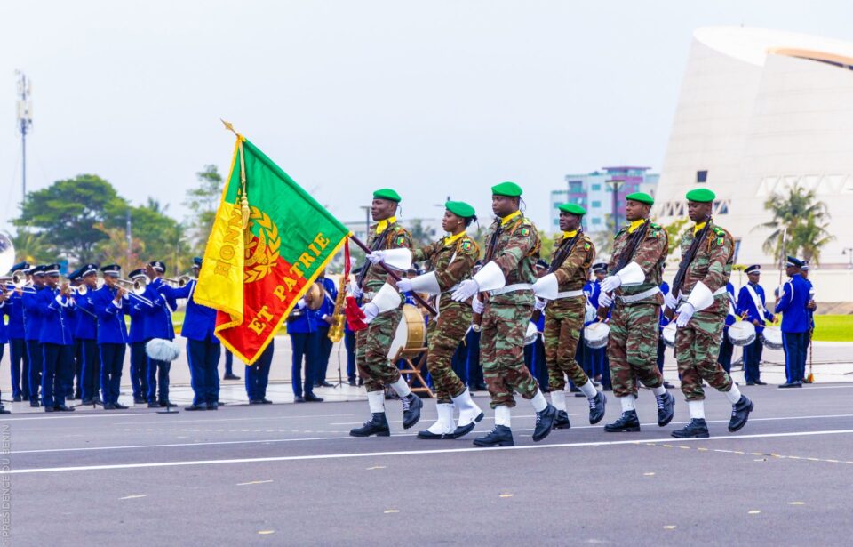 Les agents des forces armées ayant posé des actes héroïques ou décédés en mission vont désormais recevoir une distinction. Deux médailles militaires ont été créées à cette fin
