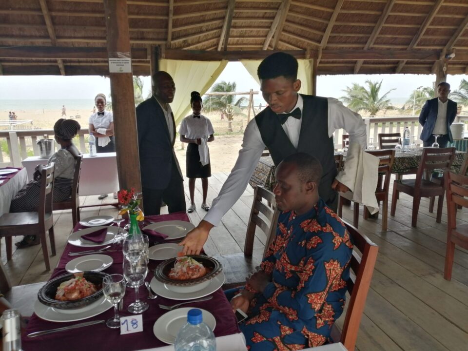Le secteur de la restauration va être réorganisé au Bénin. L’État a décidé mercredi 07 février 2024 de revoir les conditions d’accès et d’exploitation de ces établissements et assimilés.