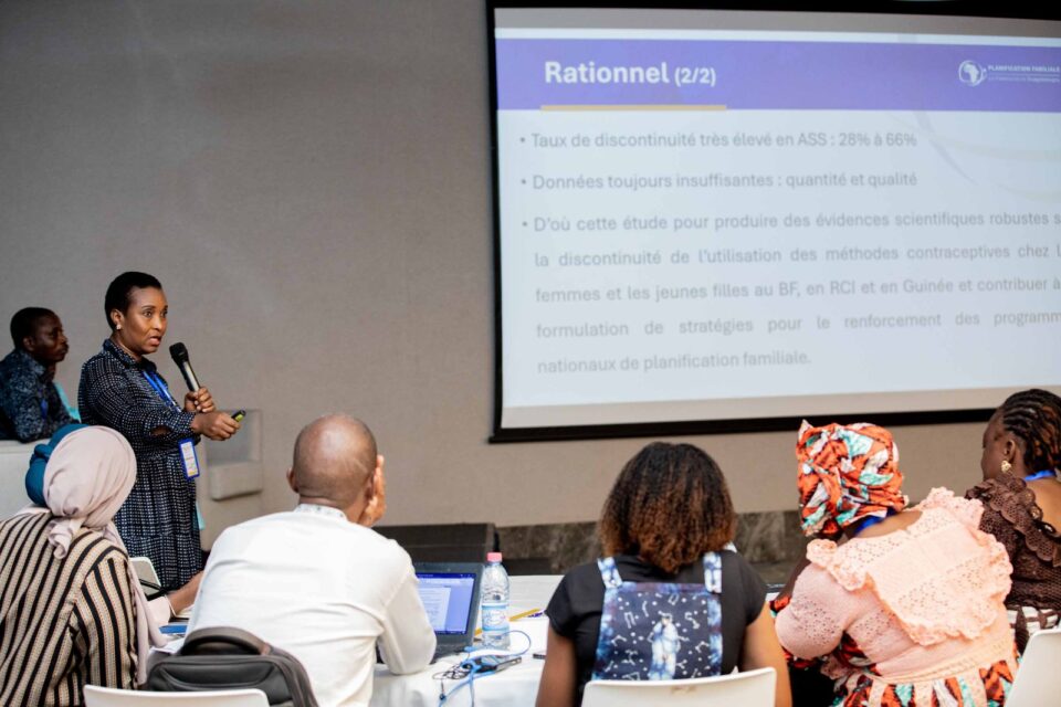 L’Unité de coordination du Partenariat de Ouagadougou (UCPO) se préoccupe de la meilleure exploitation des données de recherche dans les médias. A Cotonou au Bénin, l’UCPO renforce depuis le 19 juin 2024 des journalistes et blogueurs d’Afrique en traitement et diffusion des informations scientifiques liées aux Droits en santé sexuelle et reproductive.