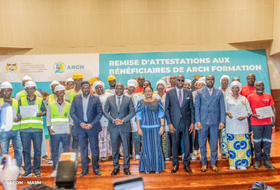 Les artisans de la promotion 2024, bénéficiaires du volet formation du projet Assurance pour le renforcement du capital humain (Arch), ont reçu leurs attestations de fin de formation. Divers métiers ont été pris en compte dans ce cadre.