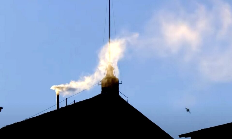 URGENT - Eglise Catholique : fumée blanche au Vatican, le nom du nouveau pape attendu