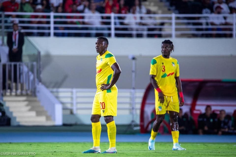 Les 5 et 9 septembre 2025, le Bénin joue contre le Zimbabwe et le Lesotho en Côte d’Ivoire dans le cadre des 7è et 8è journées des éliminatoires de la Coupe du monde 2026. Le sélectionneur du Bénin, Gernot Rohr, a convoqué 25 joueurs pour livrer les deux matchs décisifs.