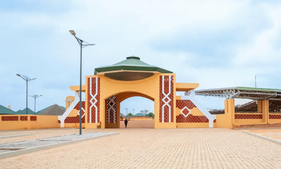 Nikki : à quelques jours de la Gaani, le roi s’installe dans son nouveau palais