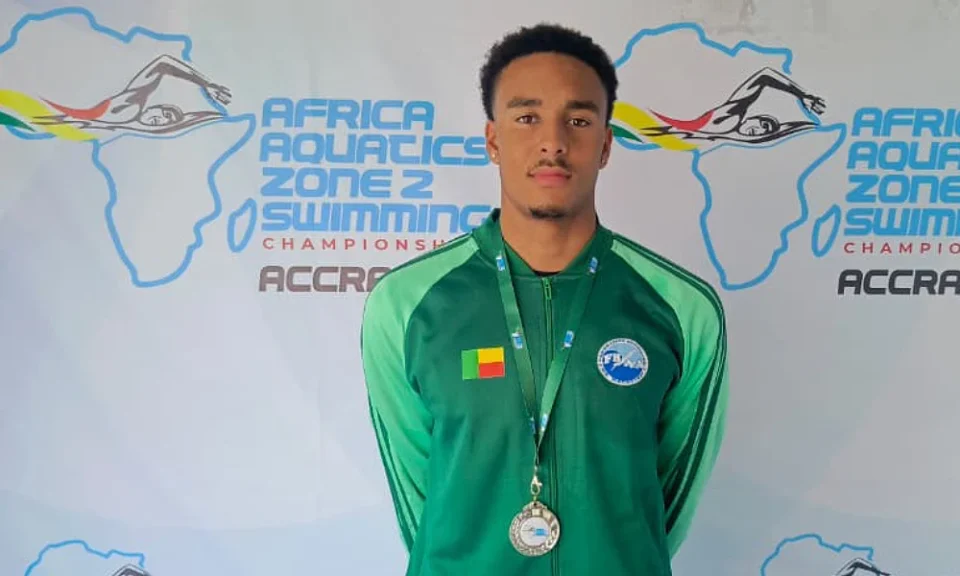 Championnats de Natation Zone 2 à Accra : le Bénin démarre fort avec 9 médailles en une journée !