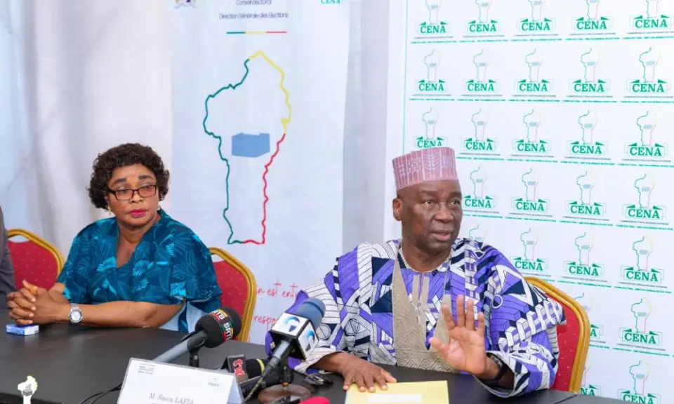 Ouverte le samedi 15 novembre 2025, la phase de déclarations des candidatures pour les législatives prend fin demain 19 novembre. La Commission électorale nationale autonome (CENA) attend toujours les dossiers de potentiels candidats à ces élections du 11 janvier 2026.