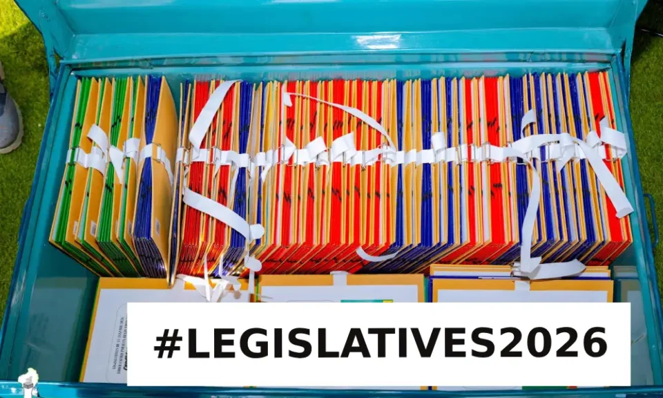 La Commission électorale nationale autonome (CENA) a clôturé mercredi 19 novembre 2025 le dépôt des déclarations de candidature aux législatives du 11 janvier 2026. Six partis ont déposé leurs dossiers en vue de participer à l’élection.