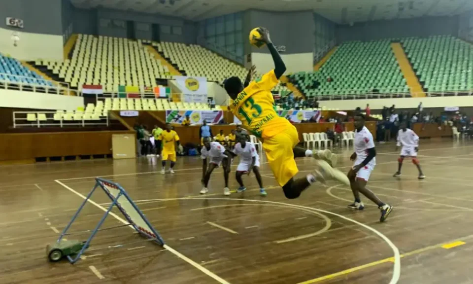 Le tchoukball, discipline encore peu connue du grand public, fait pourtant briller le Bénin sur la scène internationale. Double champion d’Afrique et récemment vice-champion du monde en Inde, le Bénin s’impose désormais parmi les meilleures nations de ce sport d’origine suisse.