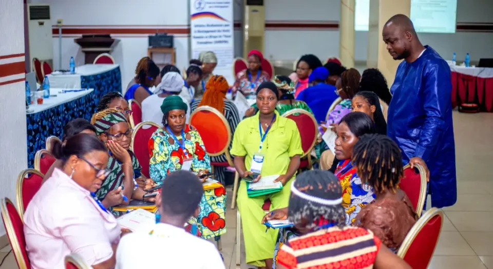 À Porto-Novo du 20 au 21 mai 2026, des femmes leaders, élues locales, candidates et actrices de la société civile ont partagé expériences, stratégies et ambitions autour d’un même défi : renforcer la participation politique des femmes en Afrique de l’Ouest francophone. Organisée par le Réseau des femmes leaders pour le développement (RFLD), la formation s’inscrit dans le cadre de l’initiative Afroféministe pour le développement des droits humains en Afrique de l’Ouest francophone portée par le programme SEA-T du BMZ avec l’appui de la GIZ.