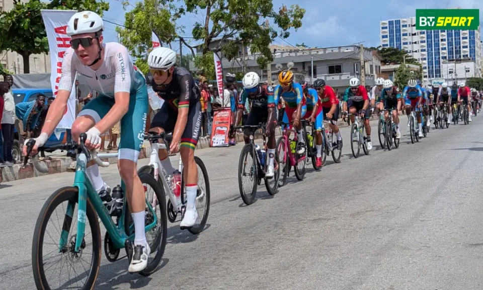 Du 27 avril au 3 mai 2026, le Bénin a vécu au rythme du cyclisme avec quatre compétitions majeures : le Tour du Bénin, le Tour d’inclusion, le Grand Prix de Cotonou et le Grand Prix international des Amazones. Une semaine de compétitions marquée par une forte intensité, une participation internationale relevée et des performances de haut niveau sur les routes béninoises.