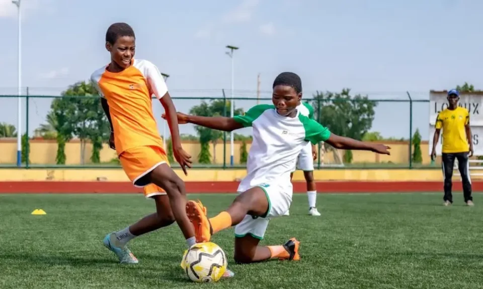 La phase finale du Championnat national scolaire se déroule du 11 au 18 juillet 2026 à Grand-Popo. A quelques heures du coup d’envoi de la compétition, les poules des équipes scolaires engagées ont été dévoilées. 