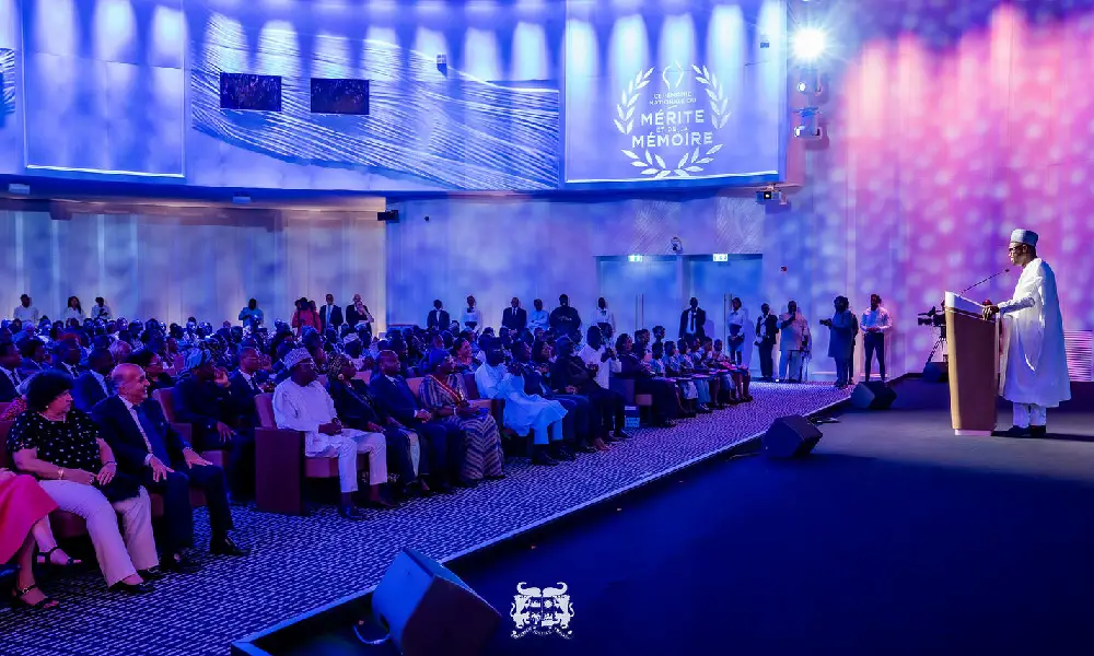 A l’occasion de la fête du 1er Août 2026, le Bénin a rendu hommage à plusieurs citoyens dont les parcours contribuent au développement et au rayonnement du pays. C’était au cours d’une cérémonie inédite présidée par le chef de l’Etat, Romuald Wadagni.