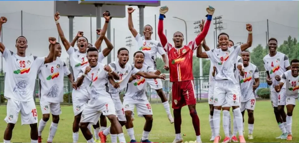 Les Guépards scolaires U18 du Bénin poursuivent leur parcours avec autorité à la Coupe du monde scolaire de football en Chine. Après une victoire de 7-0 contre le Qatar lors de leur première sortie, les jeunes Béninois ont largement dominé l’équipe de l’Inde sur le score de 27- 0, ce mardi 20 octobre 2026, à Suzhou.