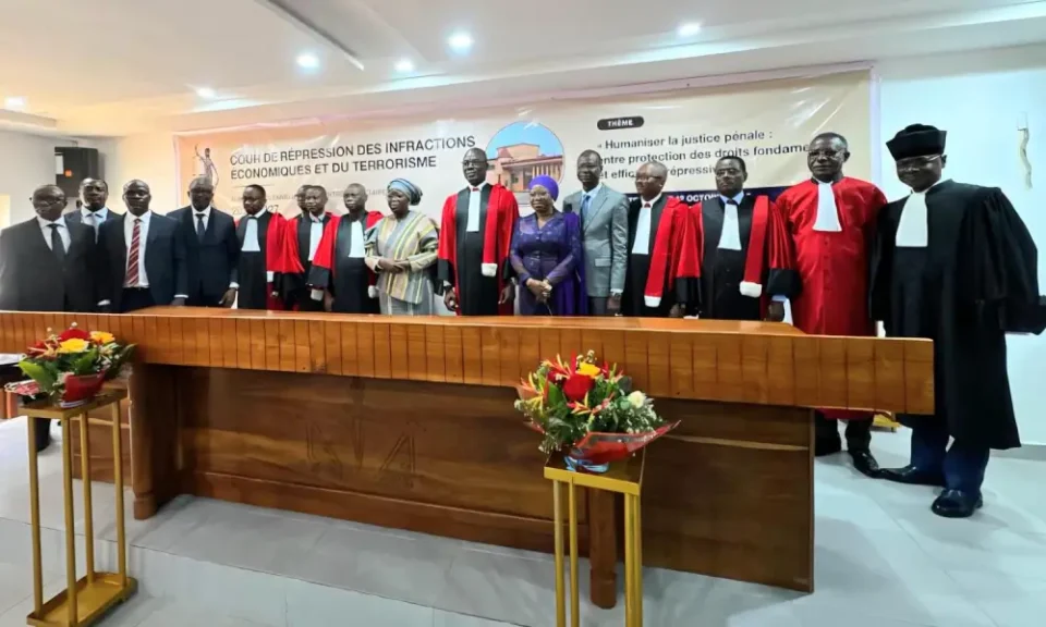 La Cour de répression des infractions économiques et du terrorisme (CRIET) a effectué sa rentrée judiciaire 2026-2027, lundi 12 octobre 2026, à Cotonou. Les échanges ont porté sur la nécessité de concilier la répression des infractions avec le respect de la dignité humaine et des droits fondamentaux.